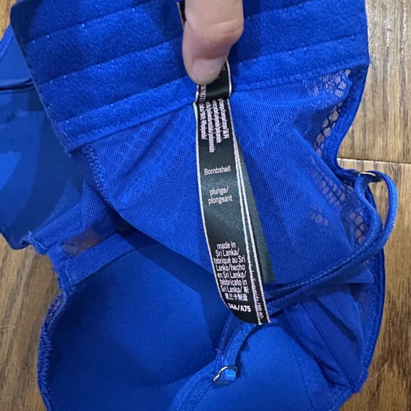 Victoria Secret Blue Bombshell Plunge Lingerie Bra Women Size 34A - Picture 5 of 6